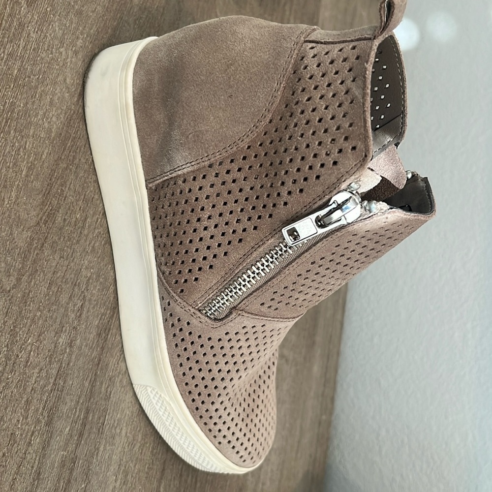 Slightly worn Steve Madden wedge sneakers